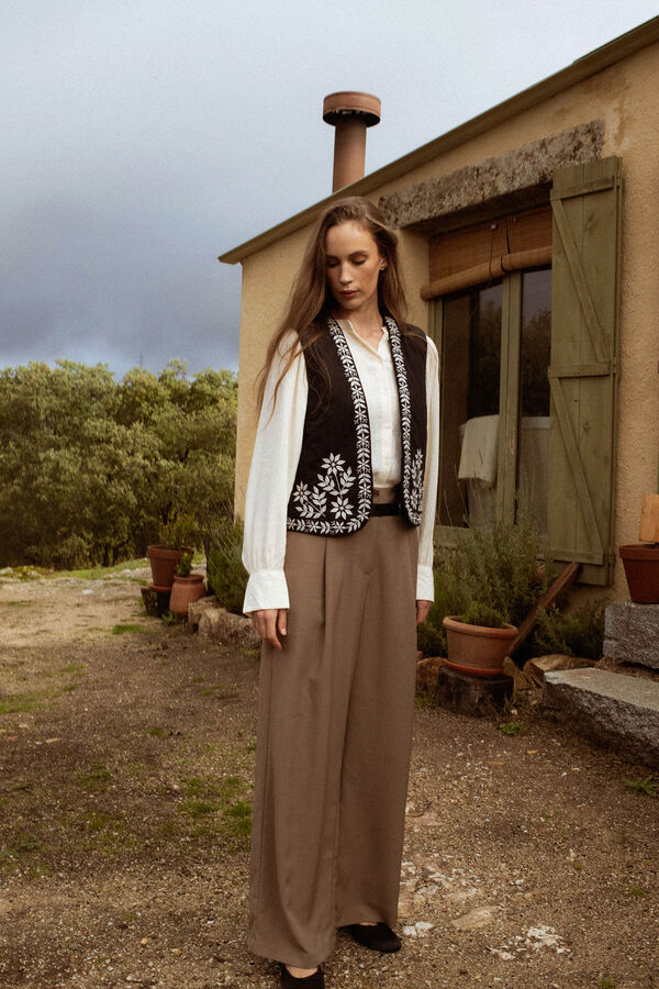 Vila Pantal&oacute;n vestir ancho Marr&oacute;n