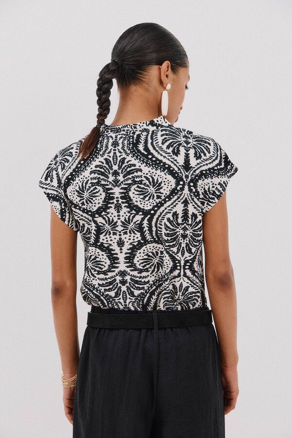 Cortefiel Printed t-shirt with gathered V neckline Printed white