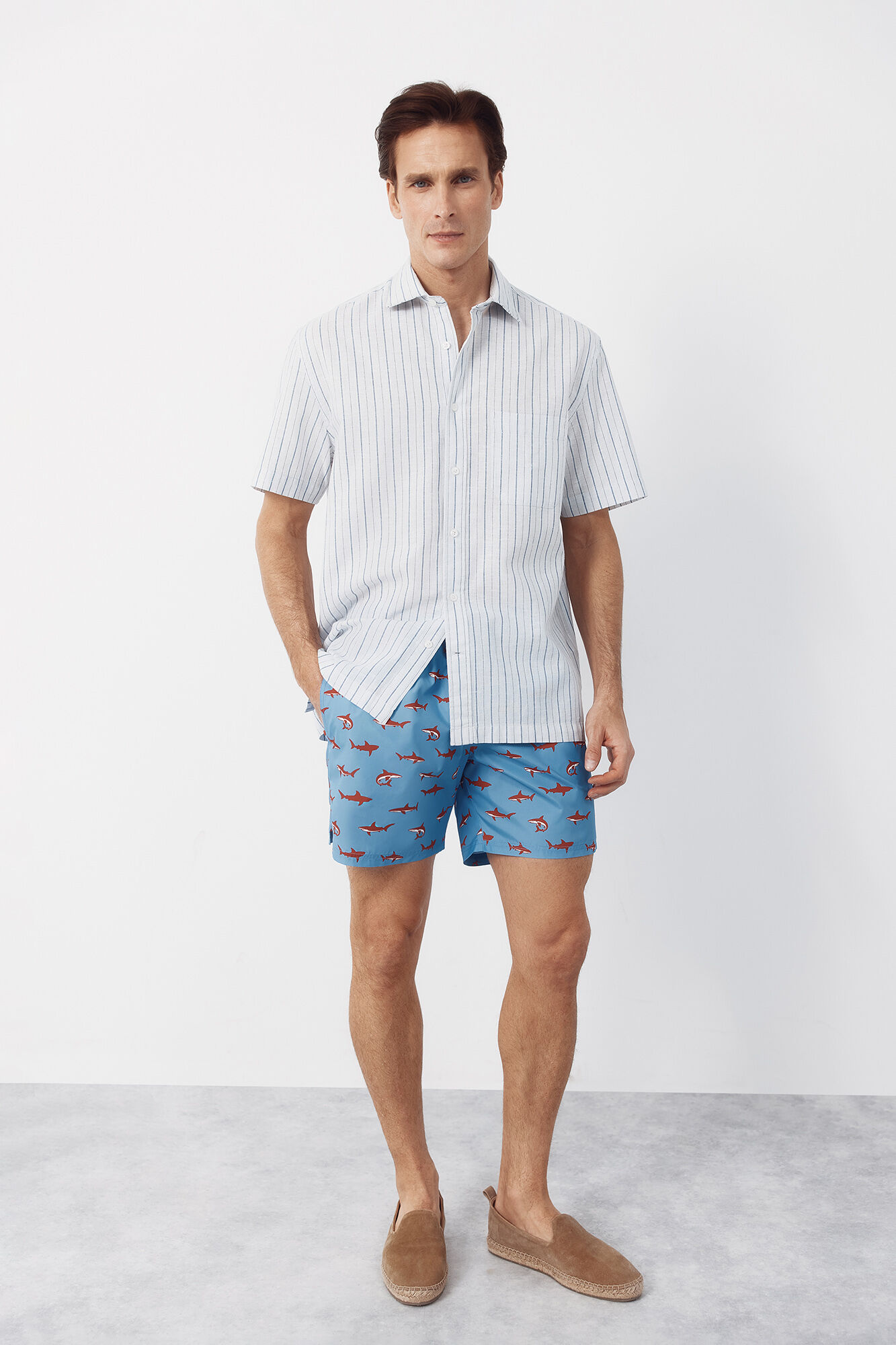 Cortefiel Ba&ntilde;ador estampado tiburones grandes