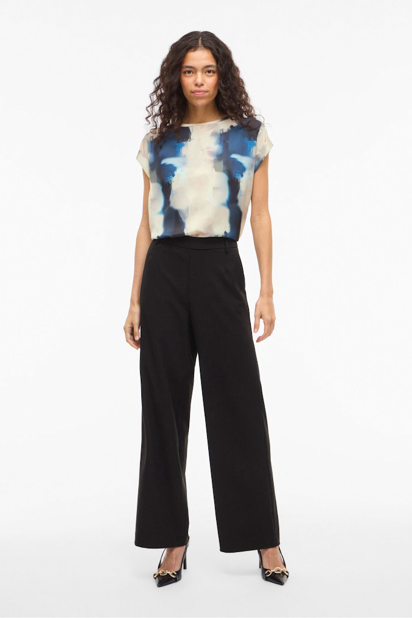 Vila Blusa manga curta acetinada