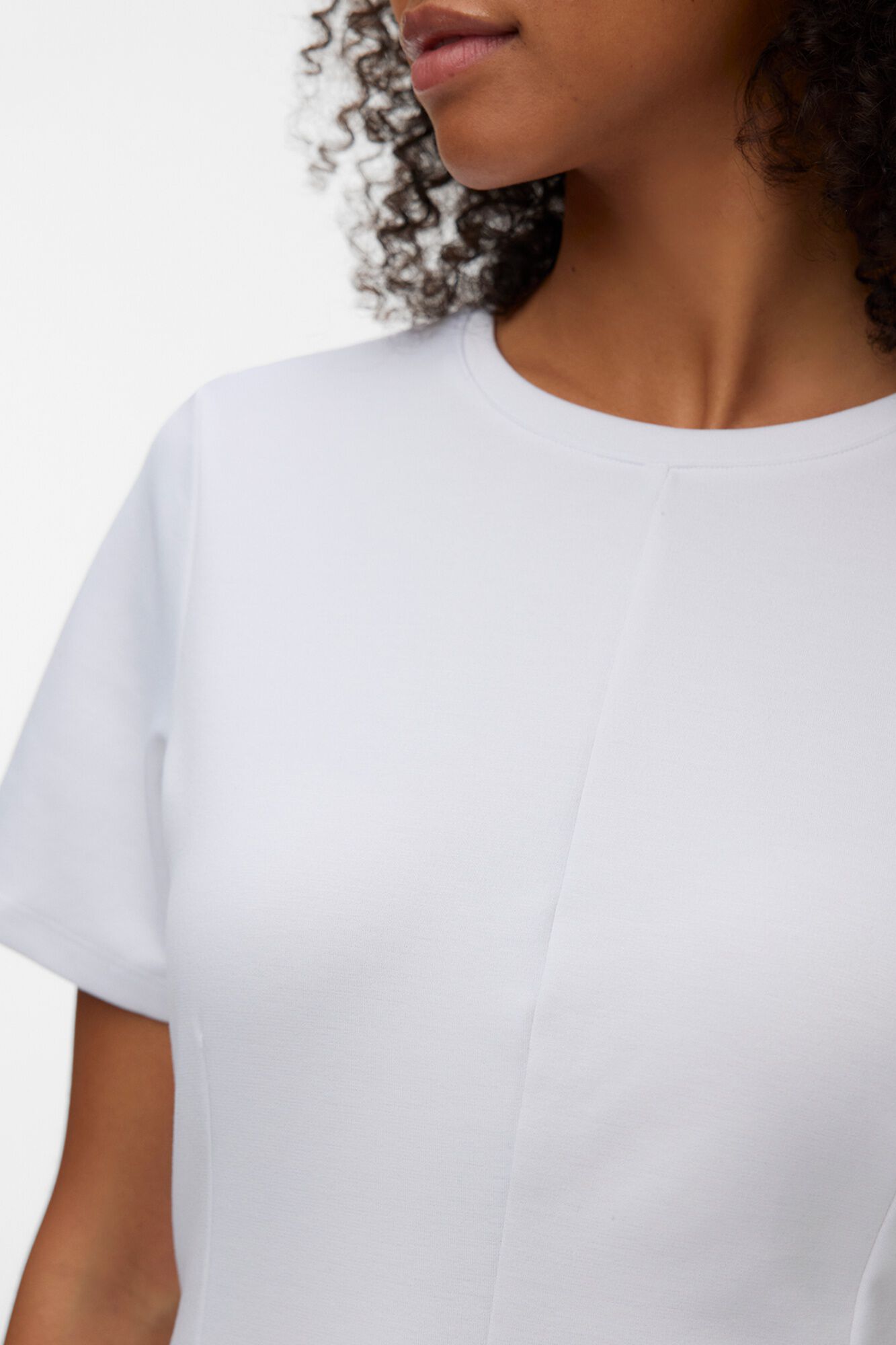 Vero Moda T-shirt de manga curta com pin&ccedil;as