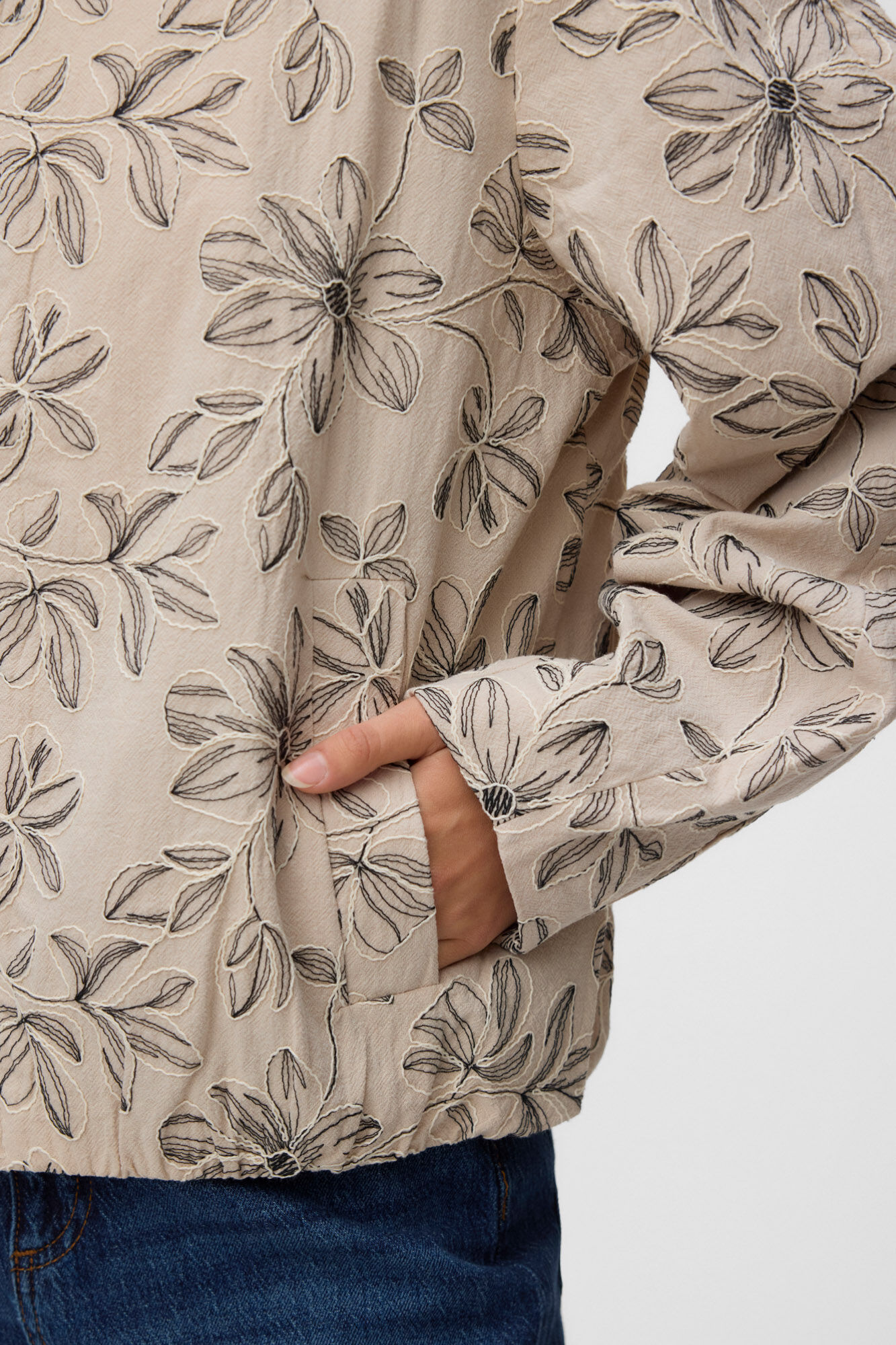 Vero Moda Casaco leve bordado
