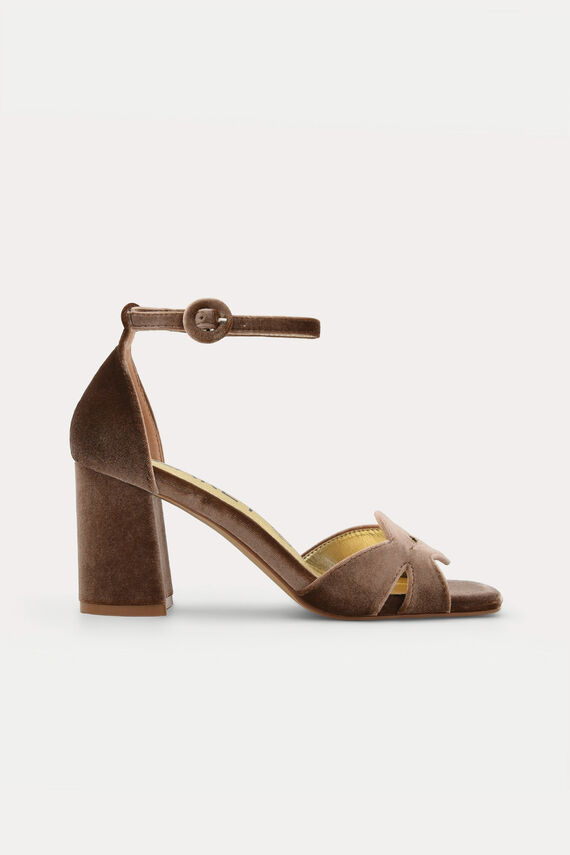 Sandalia terciopelo con pulsera