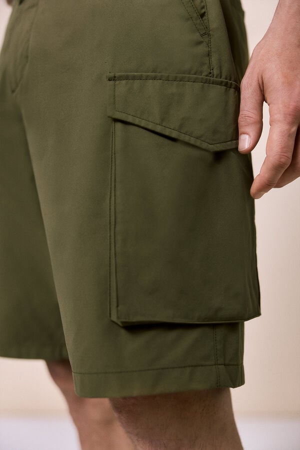 OOTO Bermuda cargo t&eacute;cnica Verde