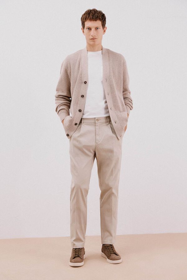Cortefiel Pantalón chino confort tapered fit Beige