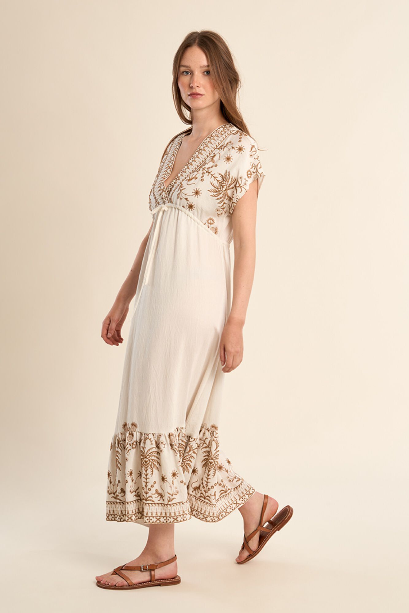 Molly Bracken Vestido comprido de manga curta com detalhes bordados