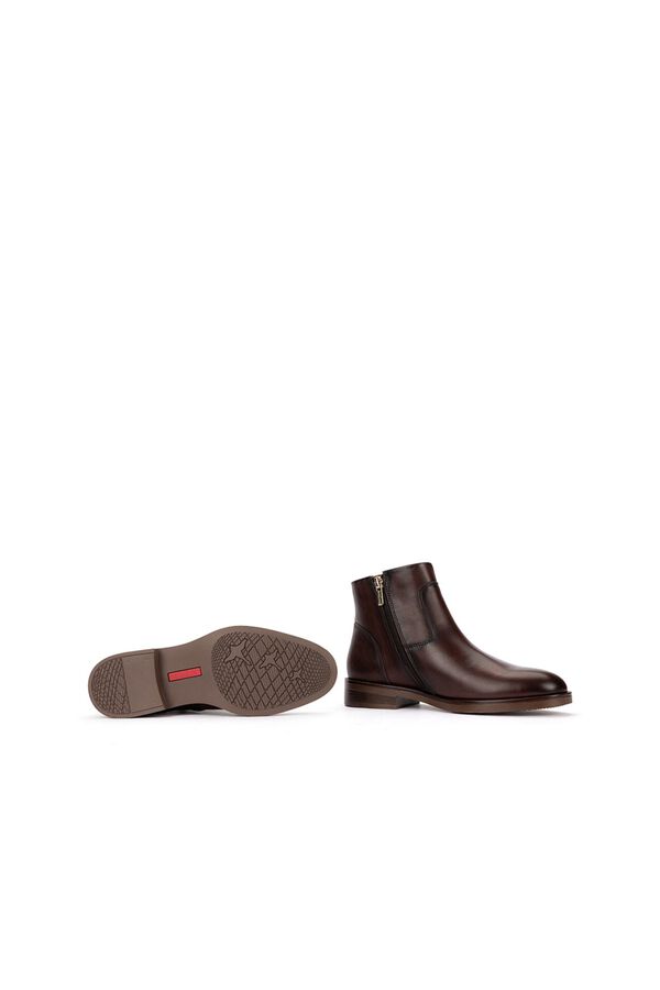 Pikolinos Women's flat ankle boot Brown