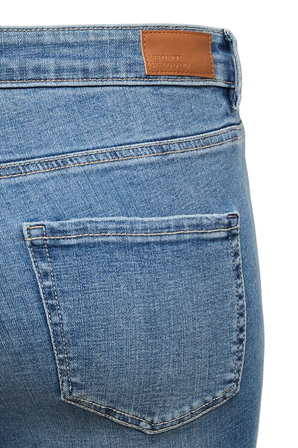 Vero Moda Curve Jeans flare subtis el&aacute;sticos Azul