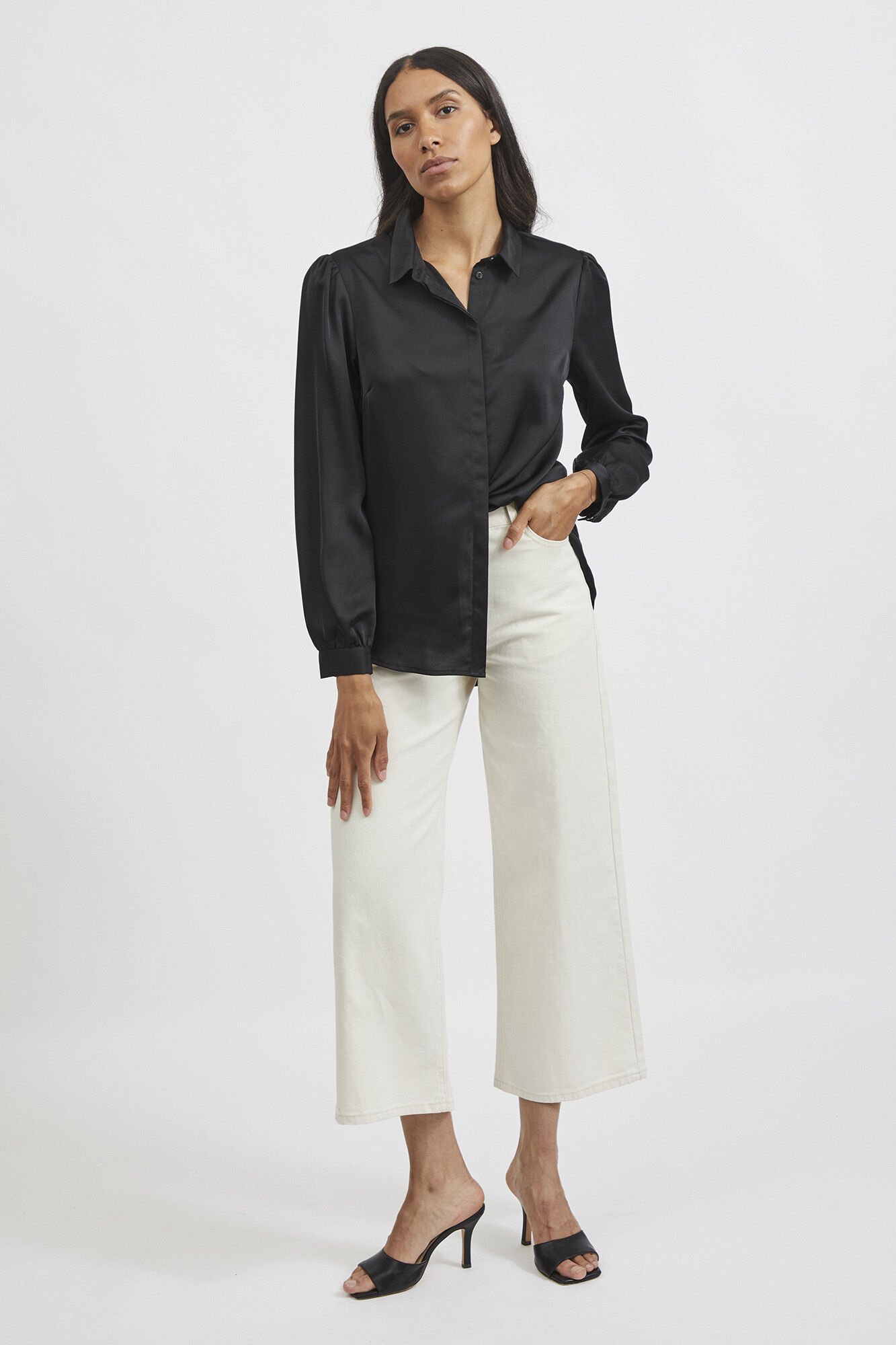 Vila Camisa de cetim manga comprida