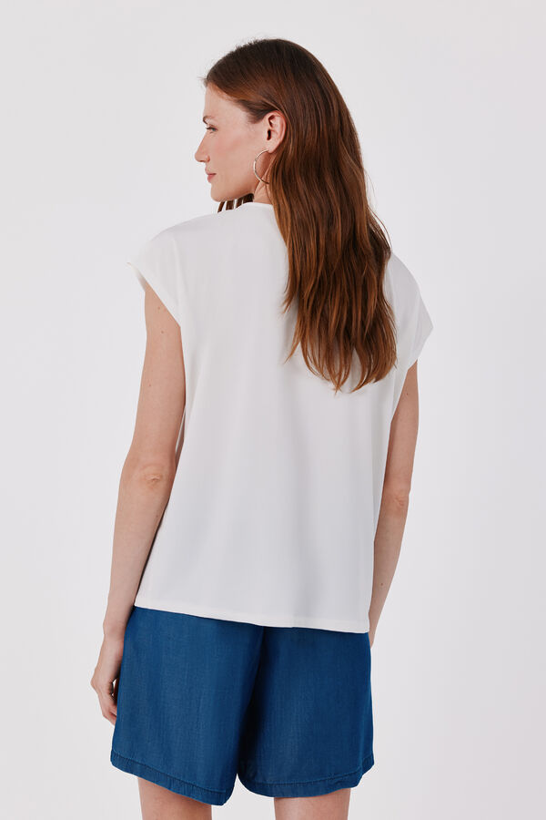 Cortefiel V-neck T-shirt with lace detail White