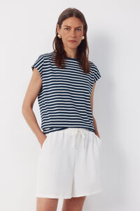Cortefiel Basic t-shirt with gold buttons