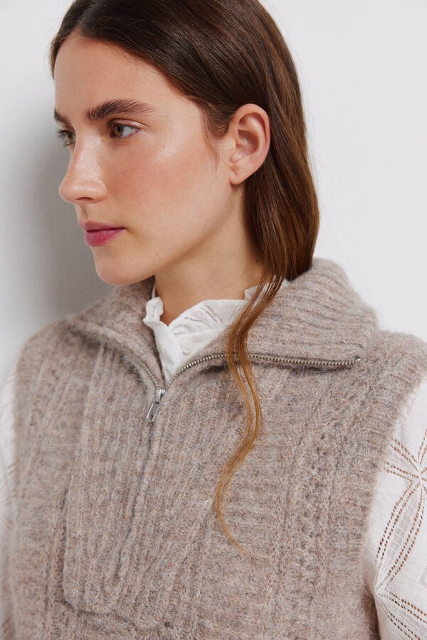 Vila High neck knit gilet Beige