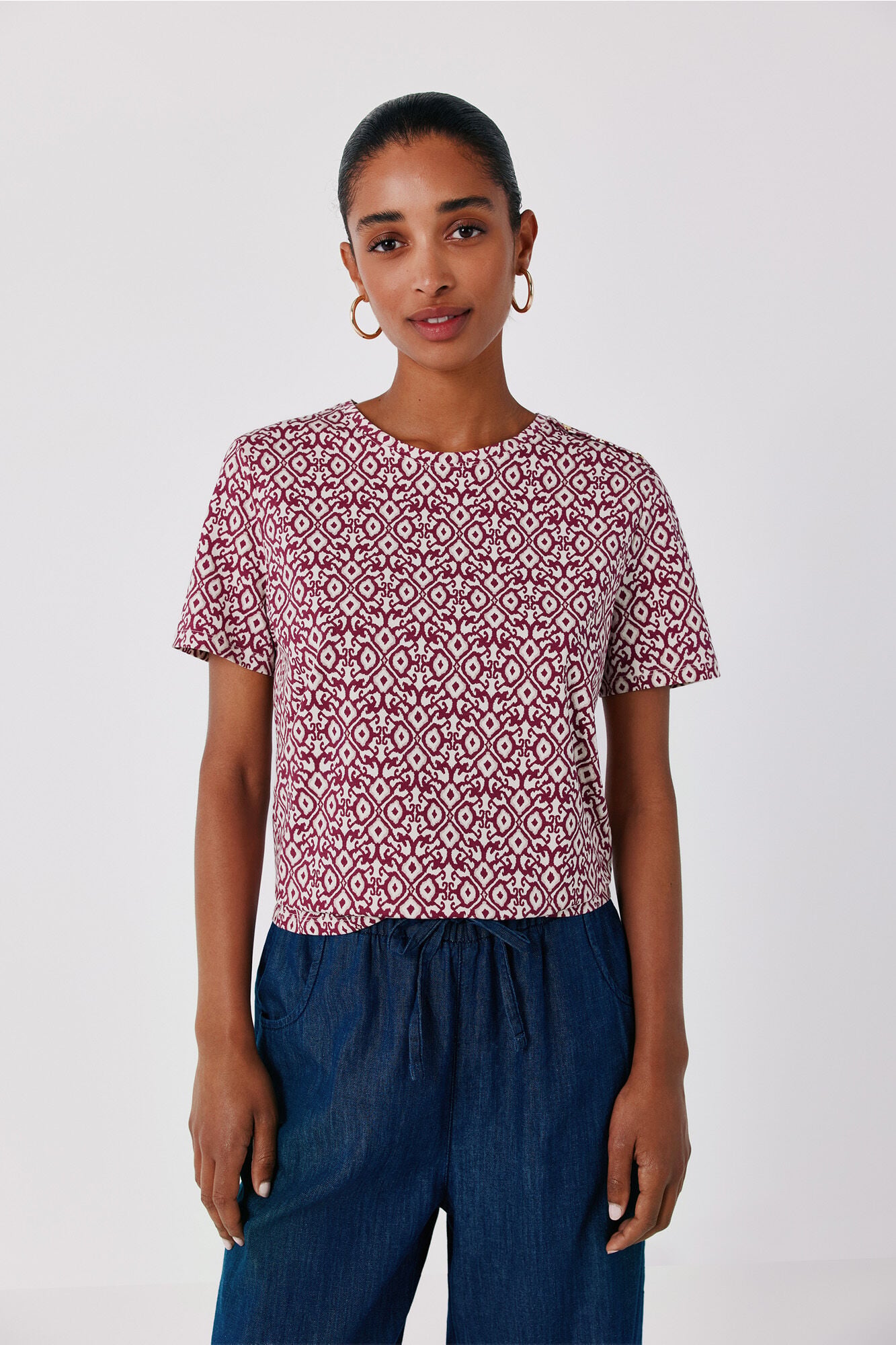 Cortefiel Gold button basic T-shirt