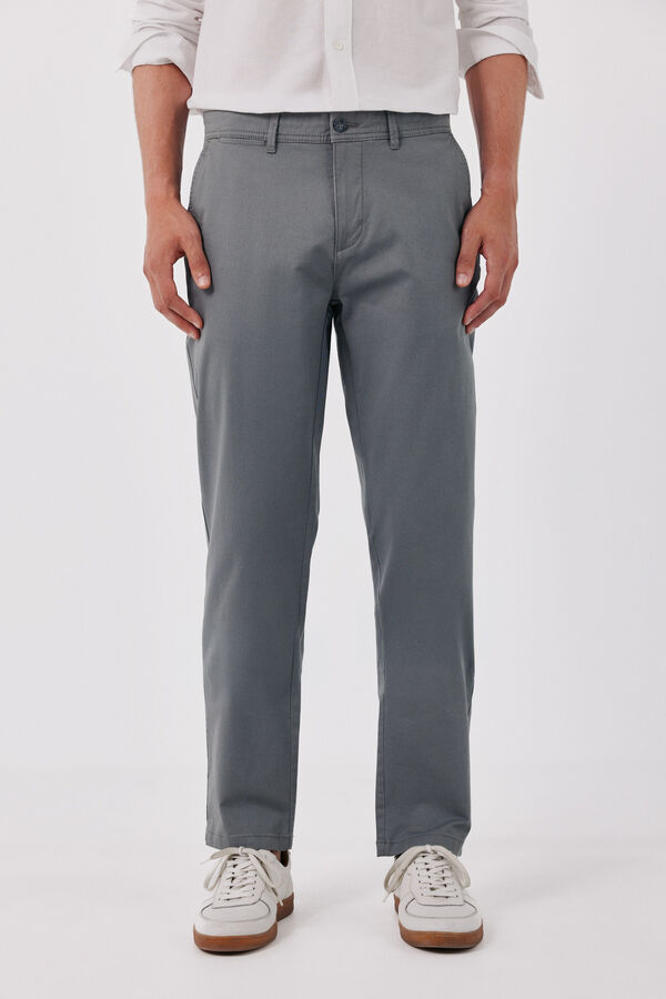 Cortefiel Chino b&aacute;sico ligero regular Gris