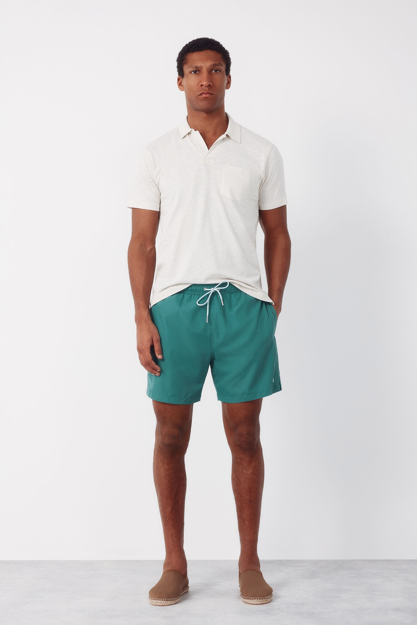 Cortefiel Ba&ntilde;ador liso b&aacute;sico