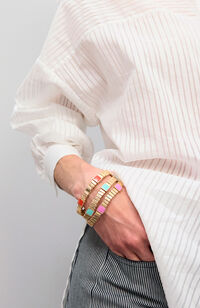 Lola Casademunt Conjunto de pulseiras el&aacute;sticas met&aacute;licas com detalhes de cor