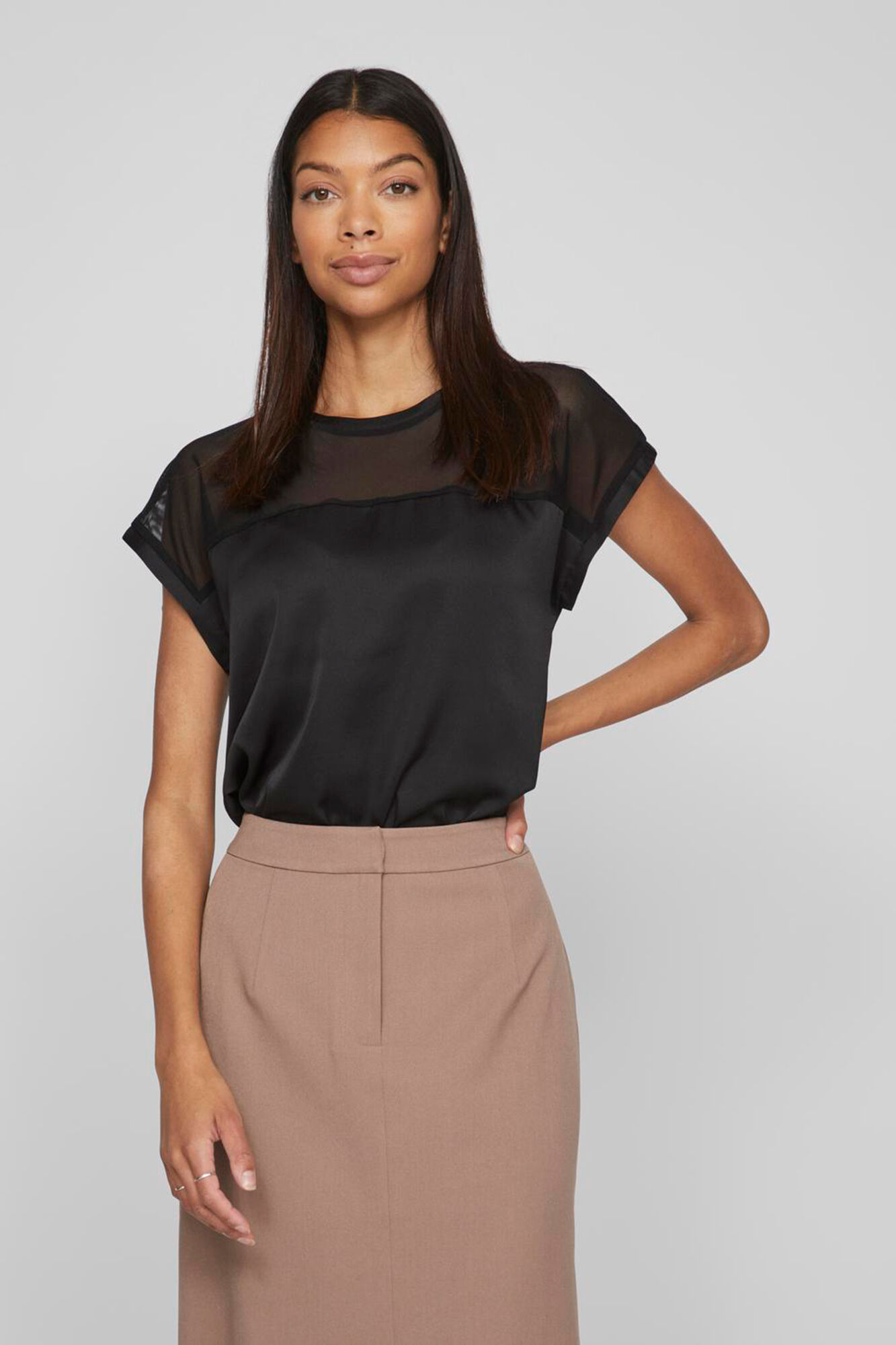 Blusa de manga corta con gasa Blusas de mujer Cortefiel