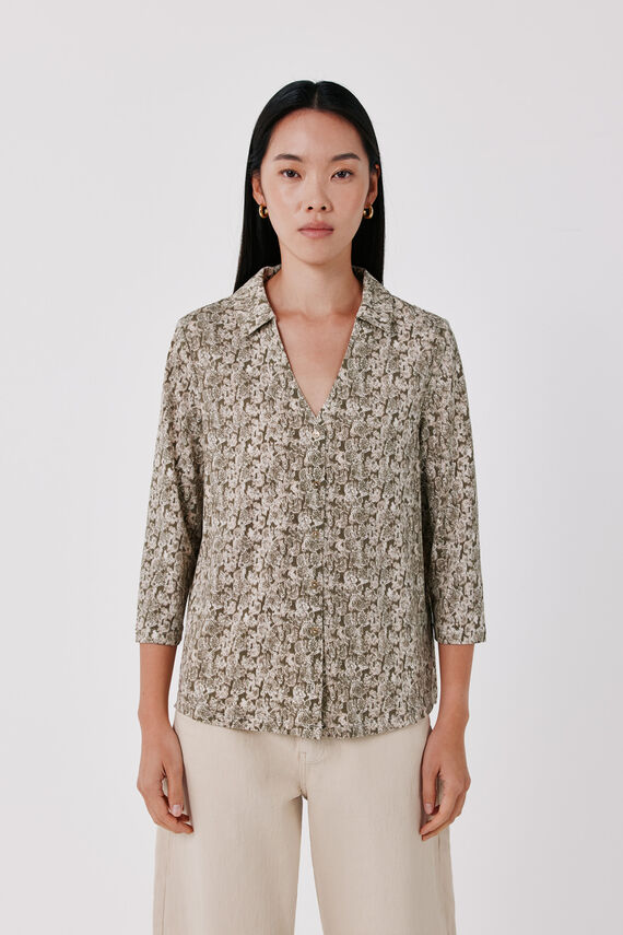 Camisa elástica botones