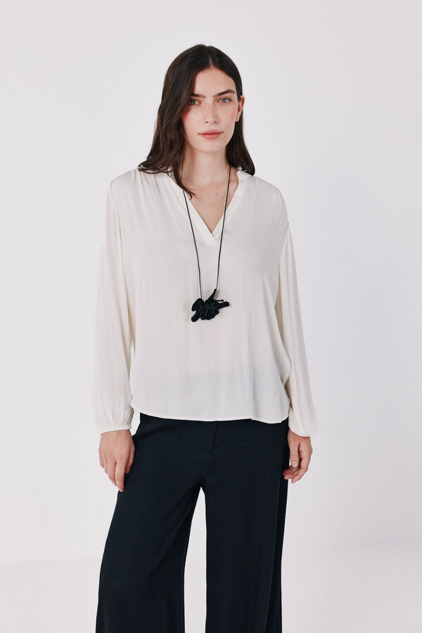 Cortefiel Blusa fluida acetinada Ecru
