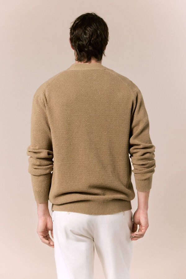 OOTO Casaco de malha com estrutura em bico e bot&otilde;es Castanho