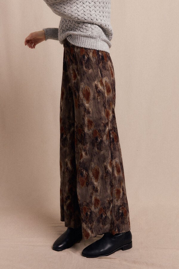 Slowlove Pantalón de estampado plisado. Estampado marrón
