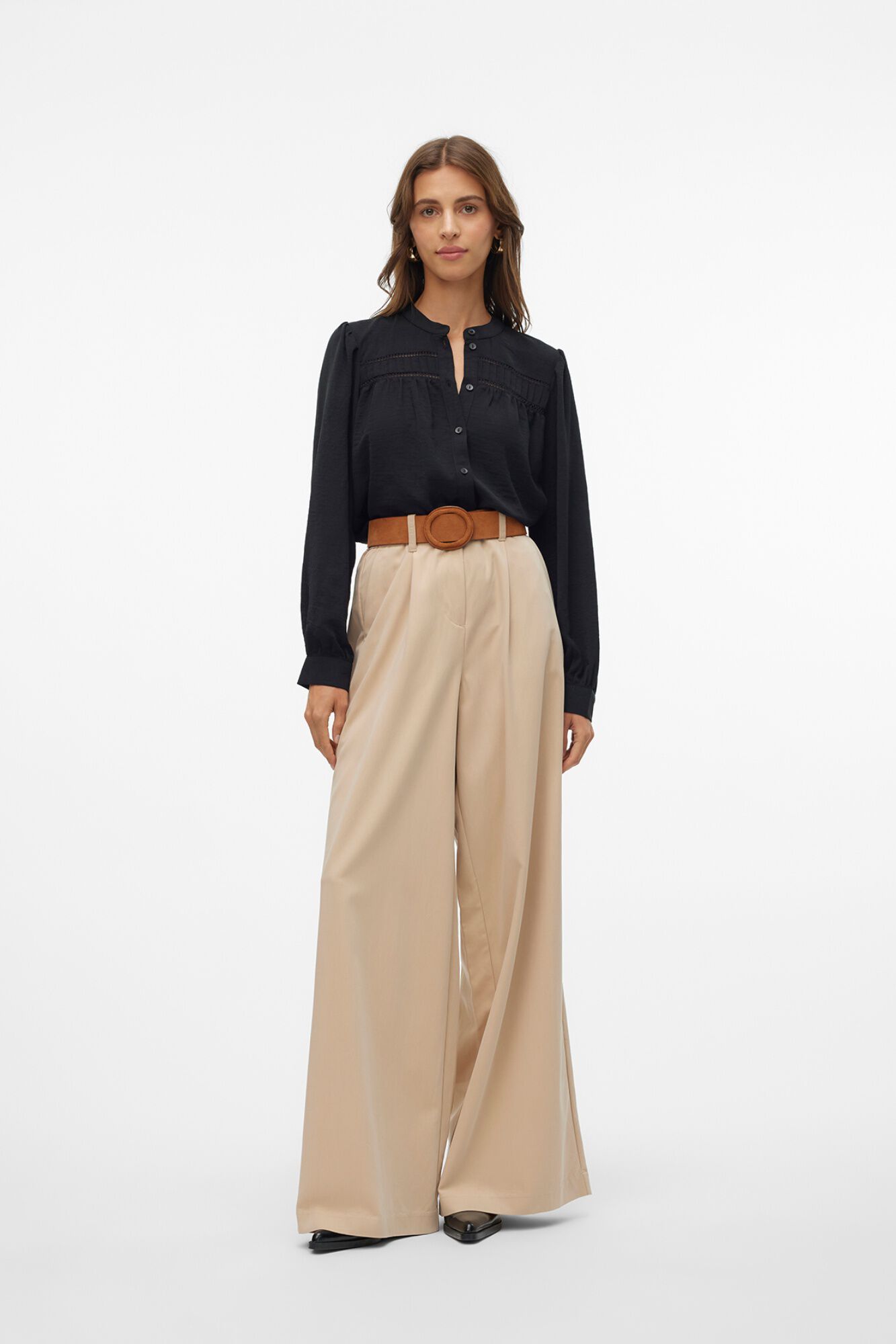 Vero Moda Blusa abotoada com detalhes vazados