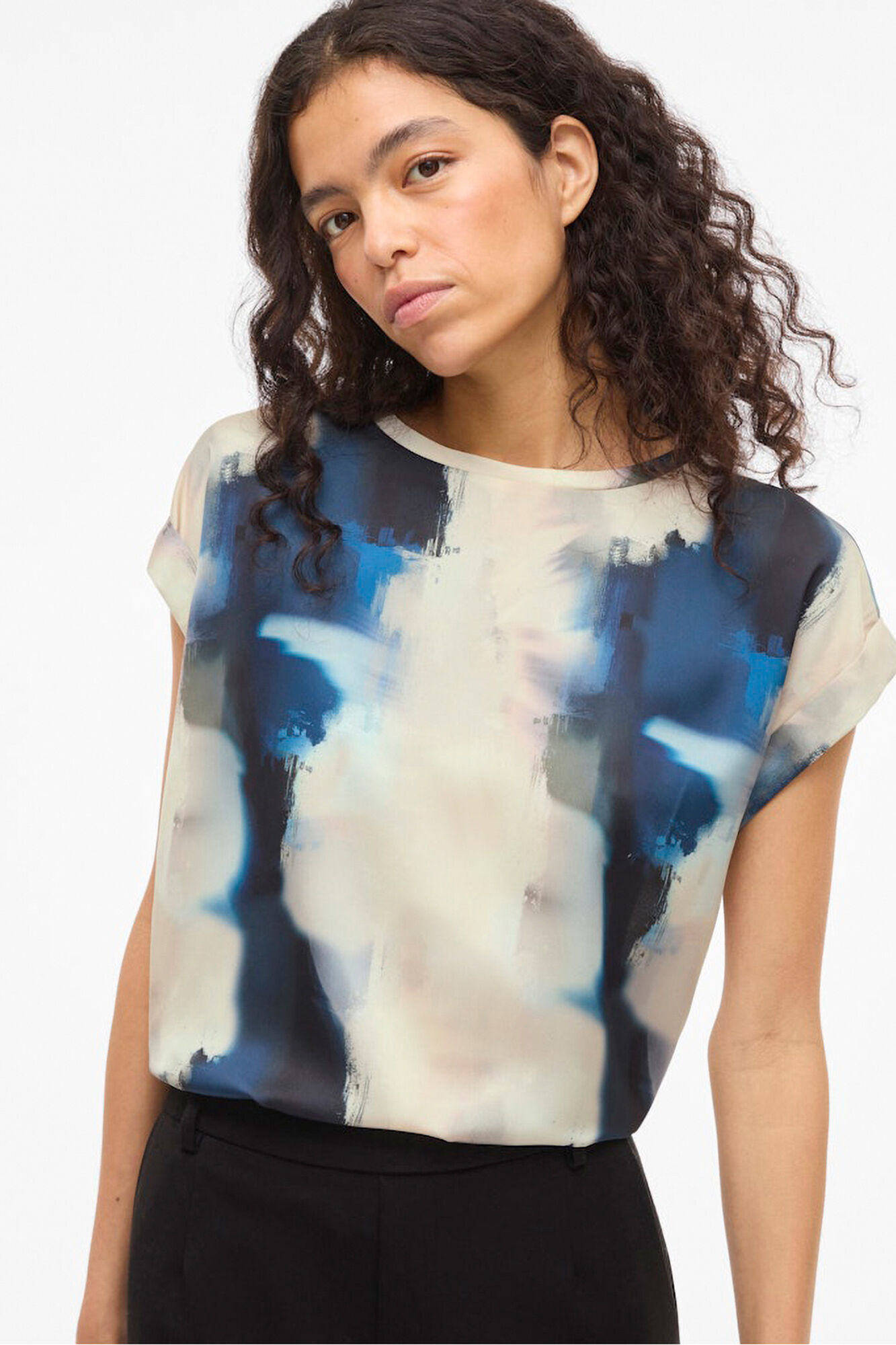 Vila Blusa manga curta acetinada