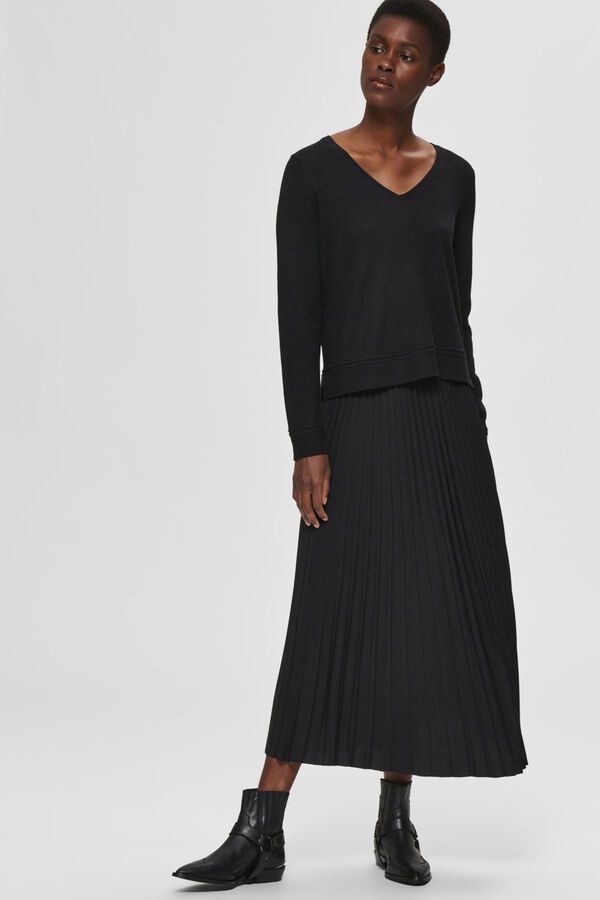 Cortefiel Pleated midi skirt made with recycled materials. Black