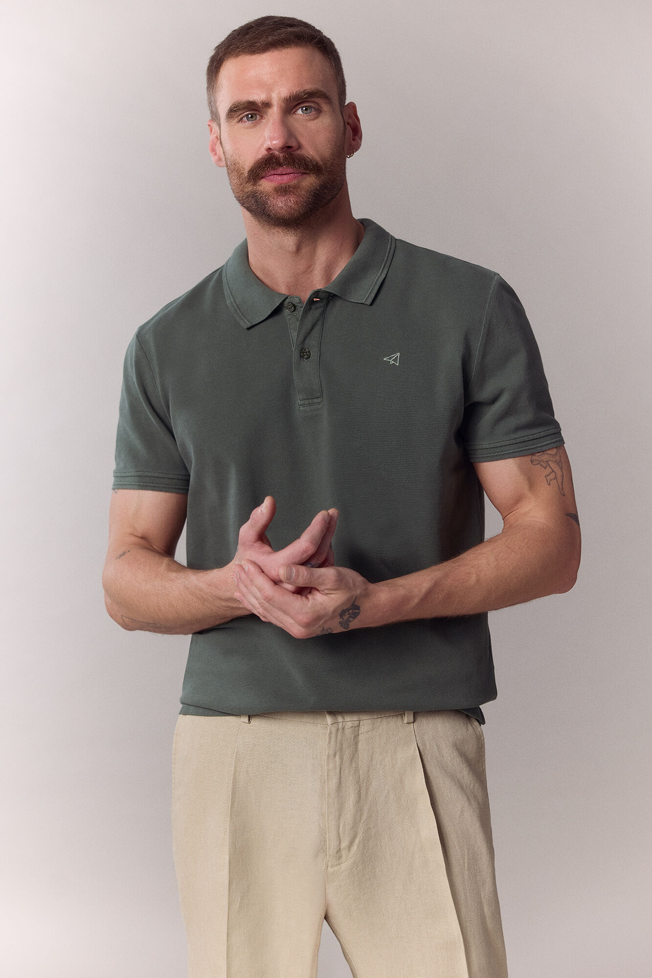 OOTO Polo b&aacute;sico em piqu&eacute; lavado