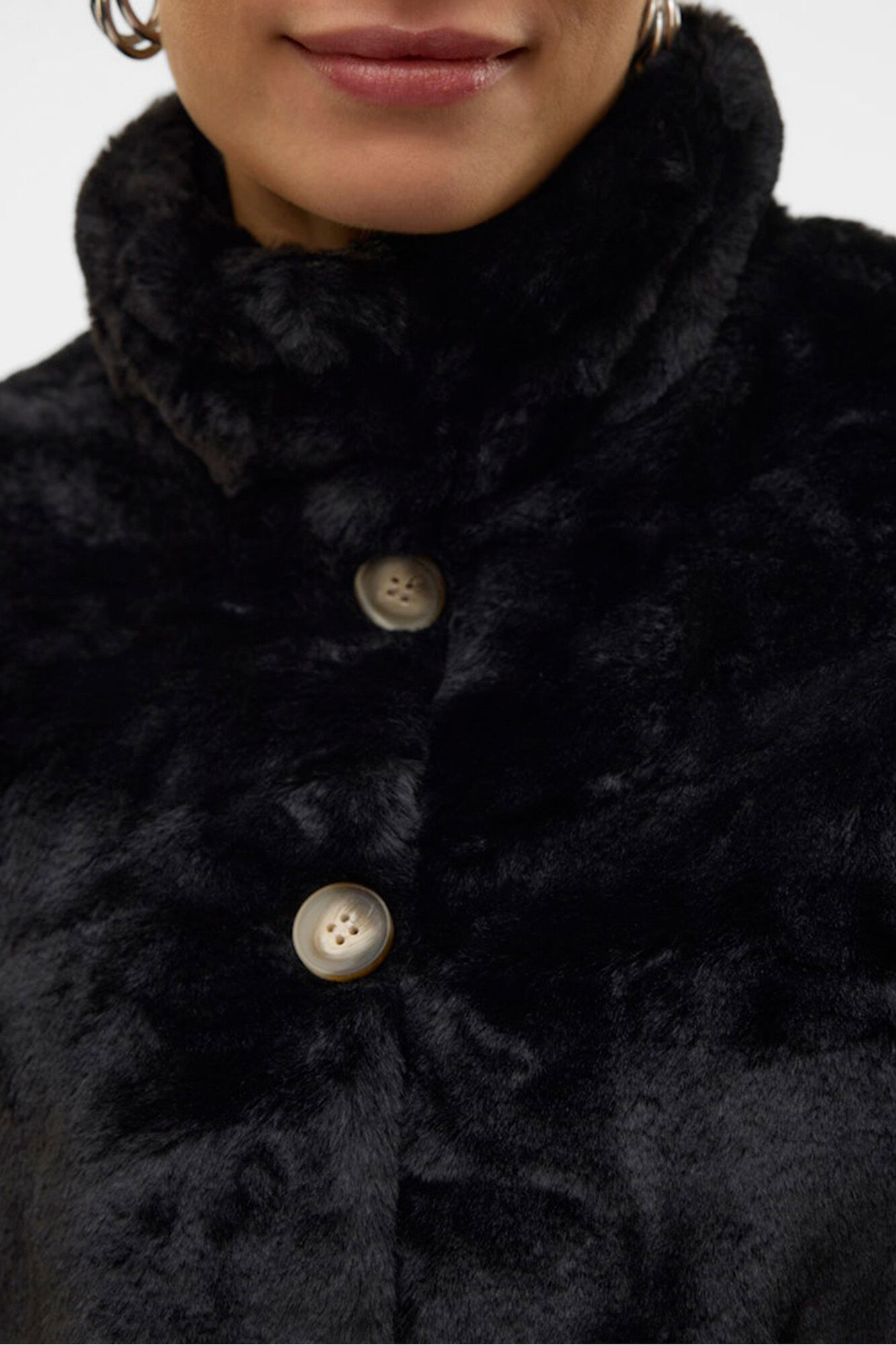 Vero Moda Sobretudo curto com efeito de pelo