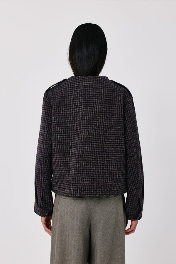 Cortefiel Short coat with detachable scarf Maroon