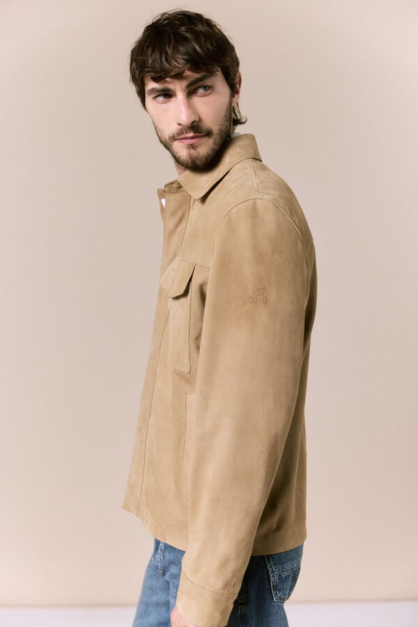 OOTO Sobrecamisa em camur&ccedil;a Tostado