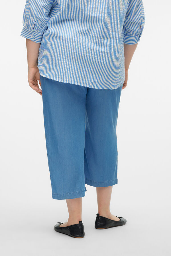 Vero Moda Curve Calça denim cropped plus size fluído Azul