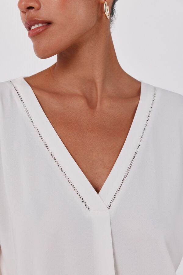 Cortefiel V-neck T-shirt with lace detail White