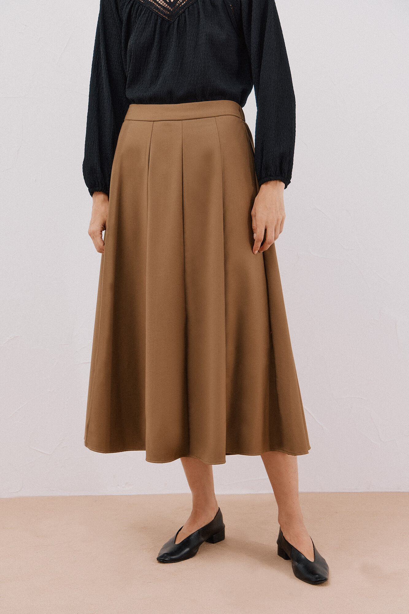 Cortefiel Long skirt cuts