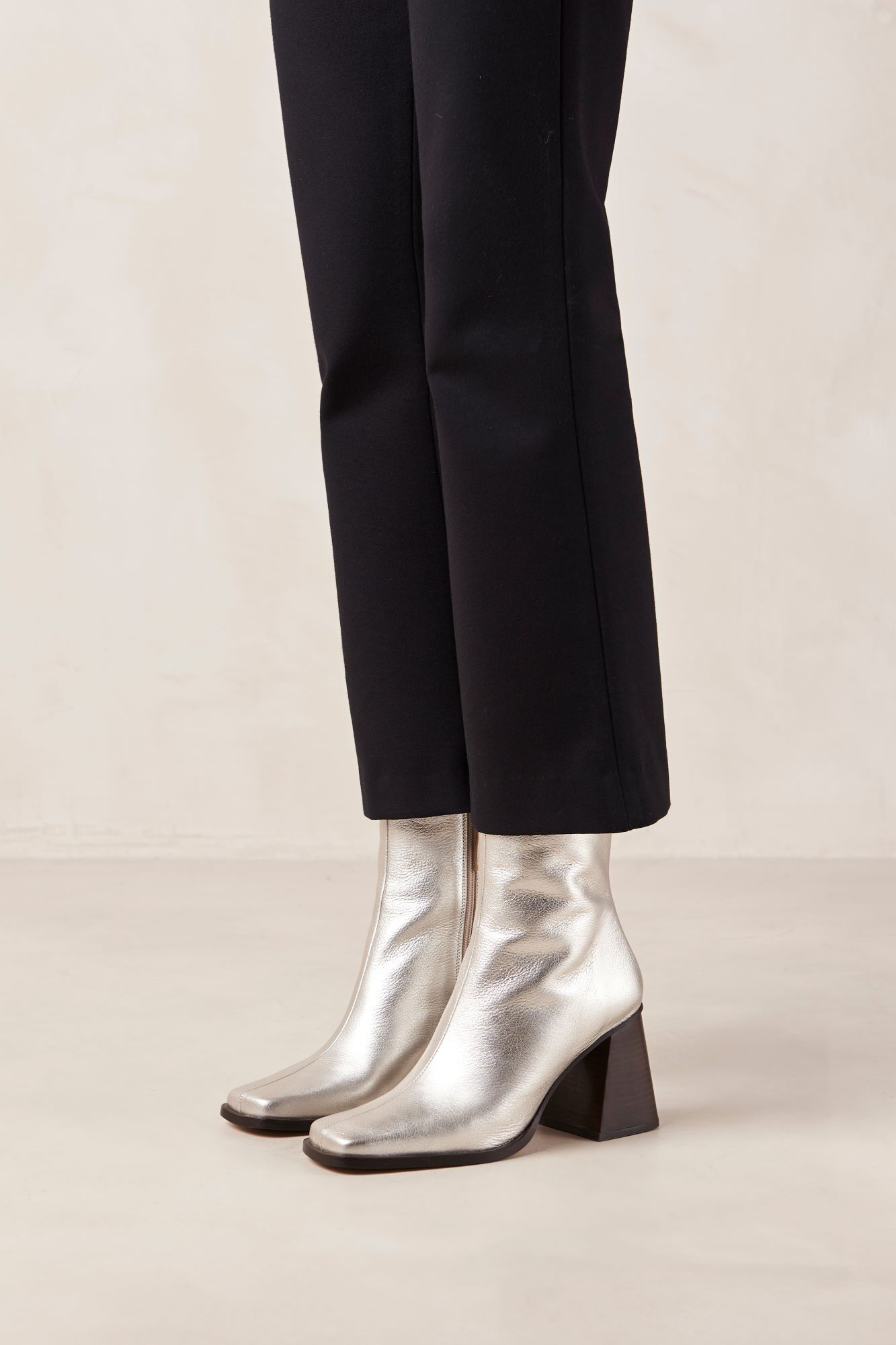 Botines de cuero plateado South Shimmer