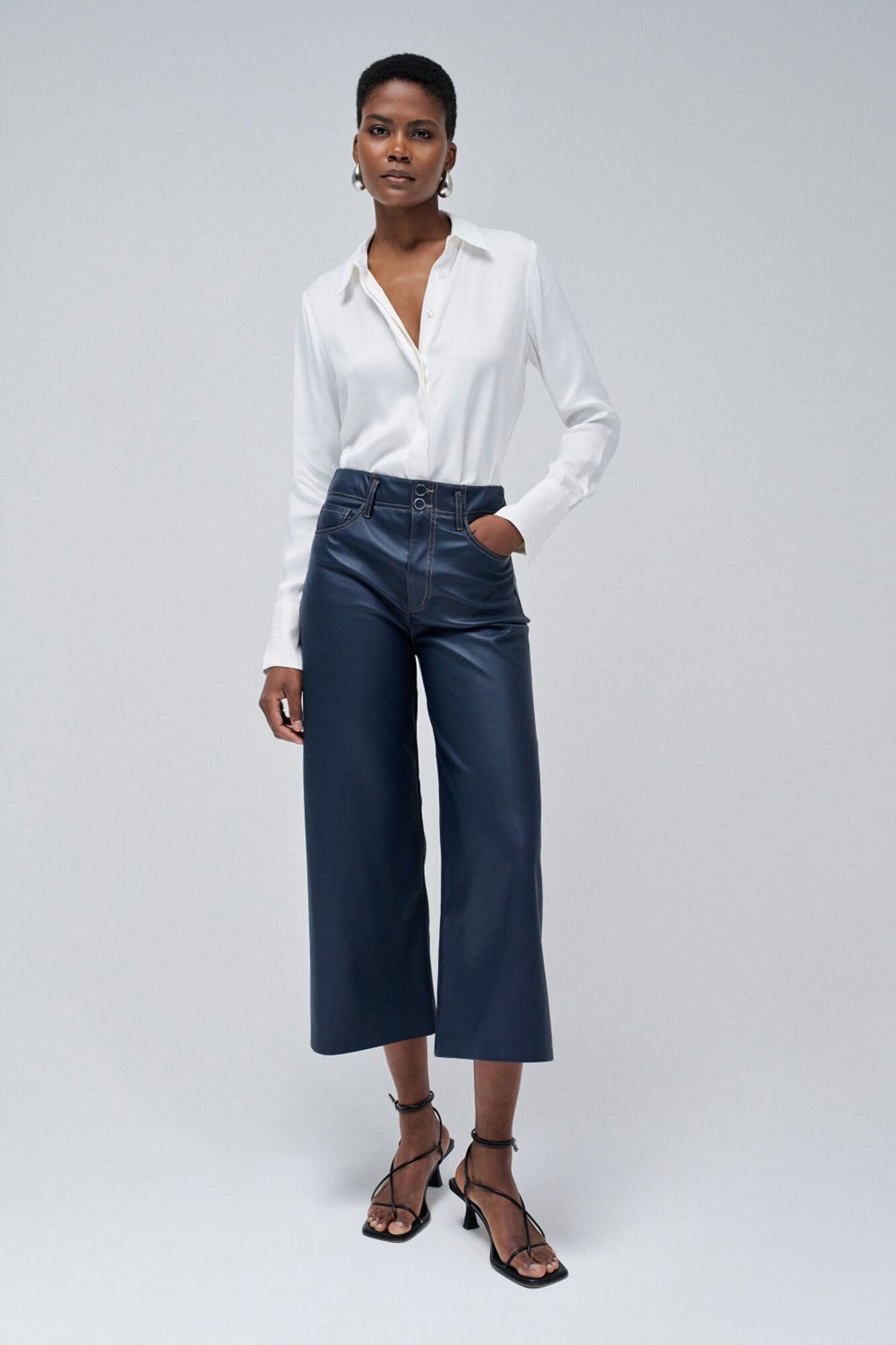 Jeans True wide leg efecto piel Pantalones vaqueros de mujer Cortefiel