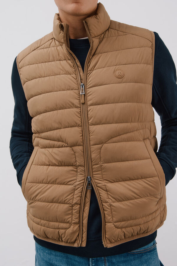 Cortefiel Ultra-light quilted gilet Beige