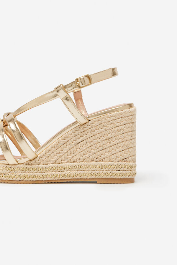 Cortefiel Wedge sandal with knot detail Gold