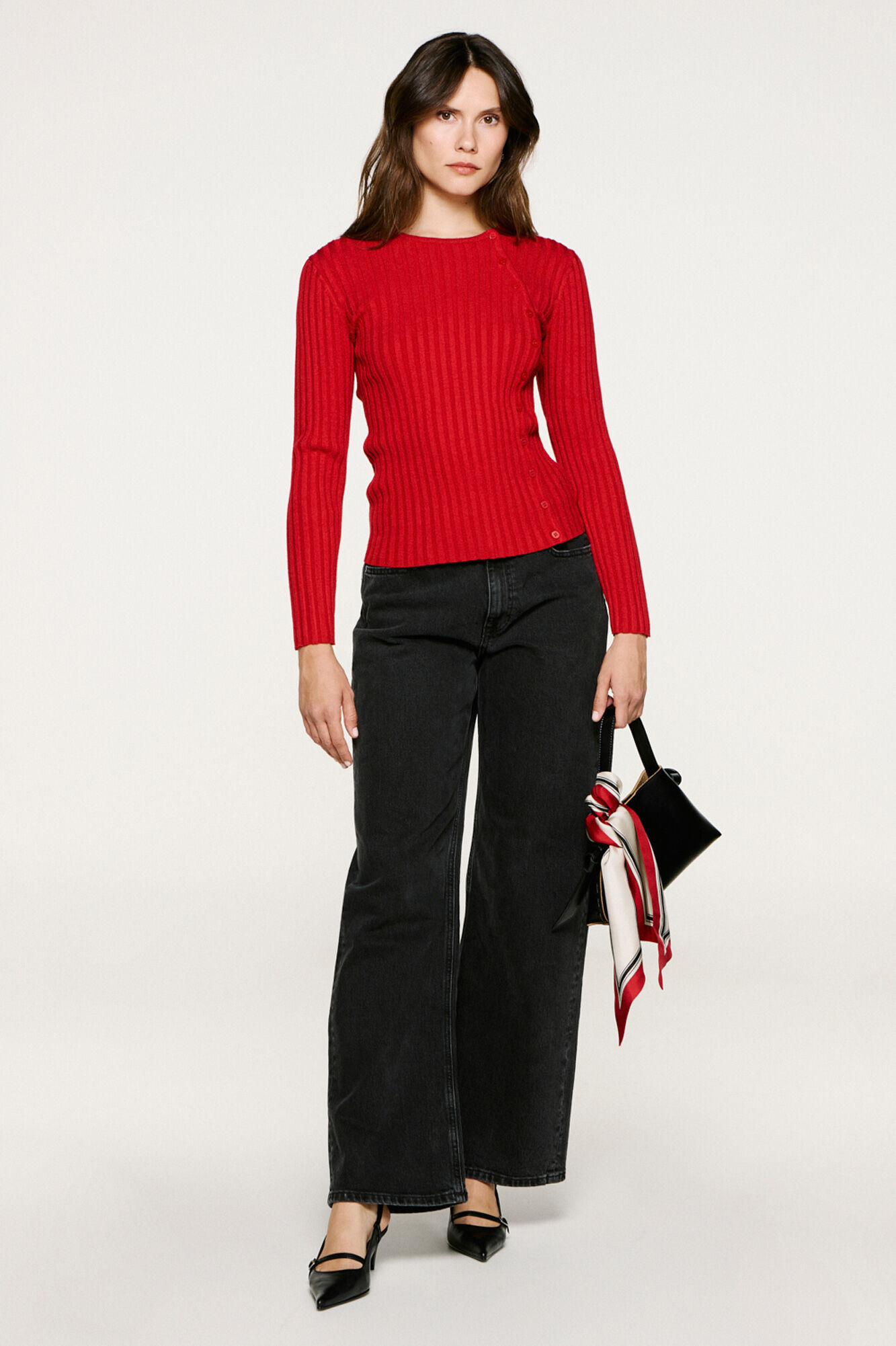 Selected Camisola canelado com bot&otilde;es e corte slim.