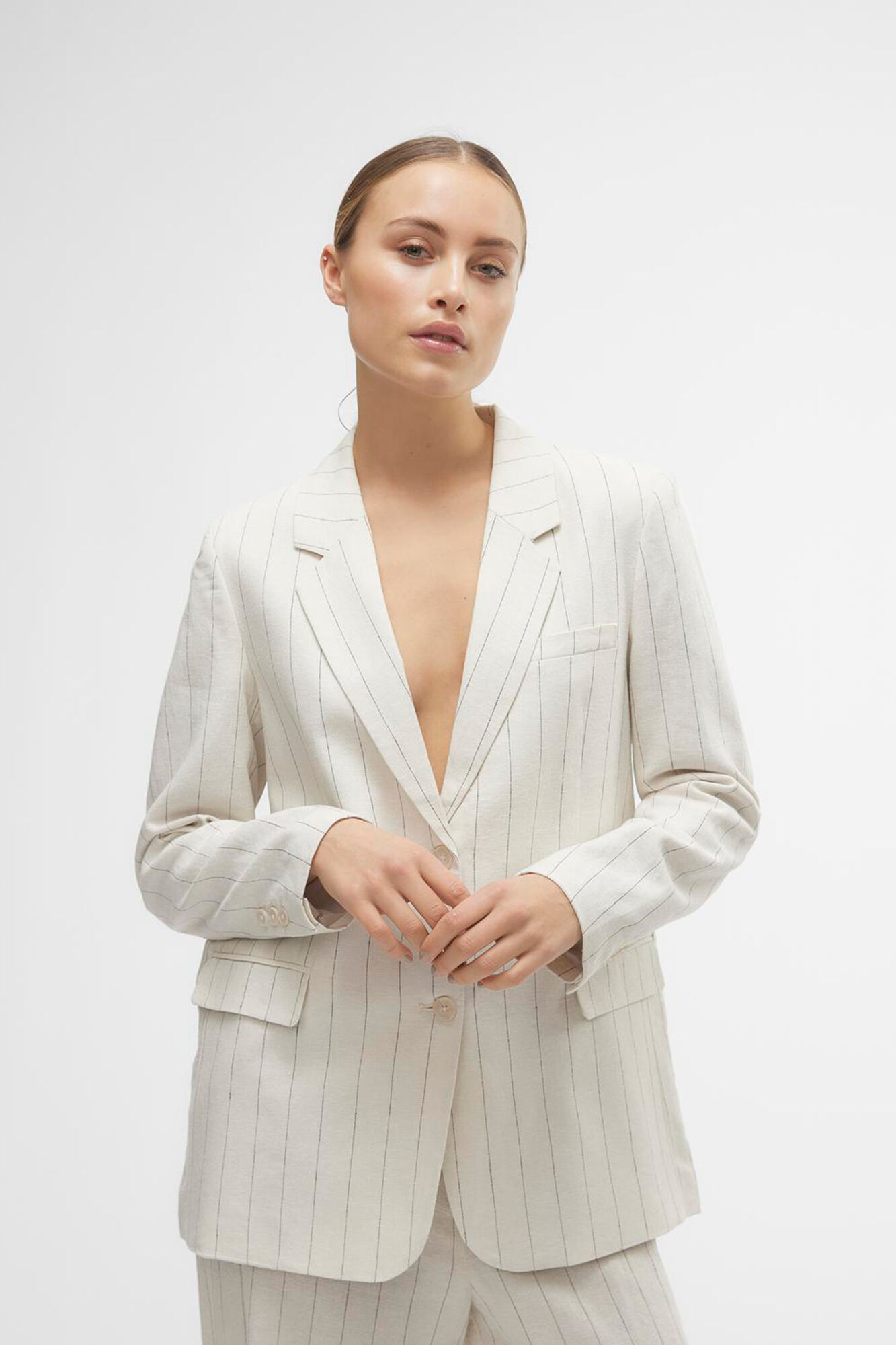 Loose fit linen blazer Women s blazers Cortefiel