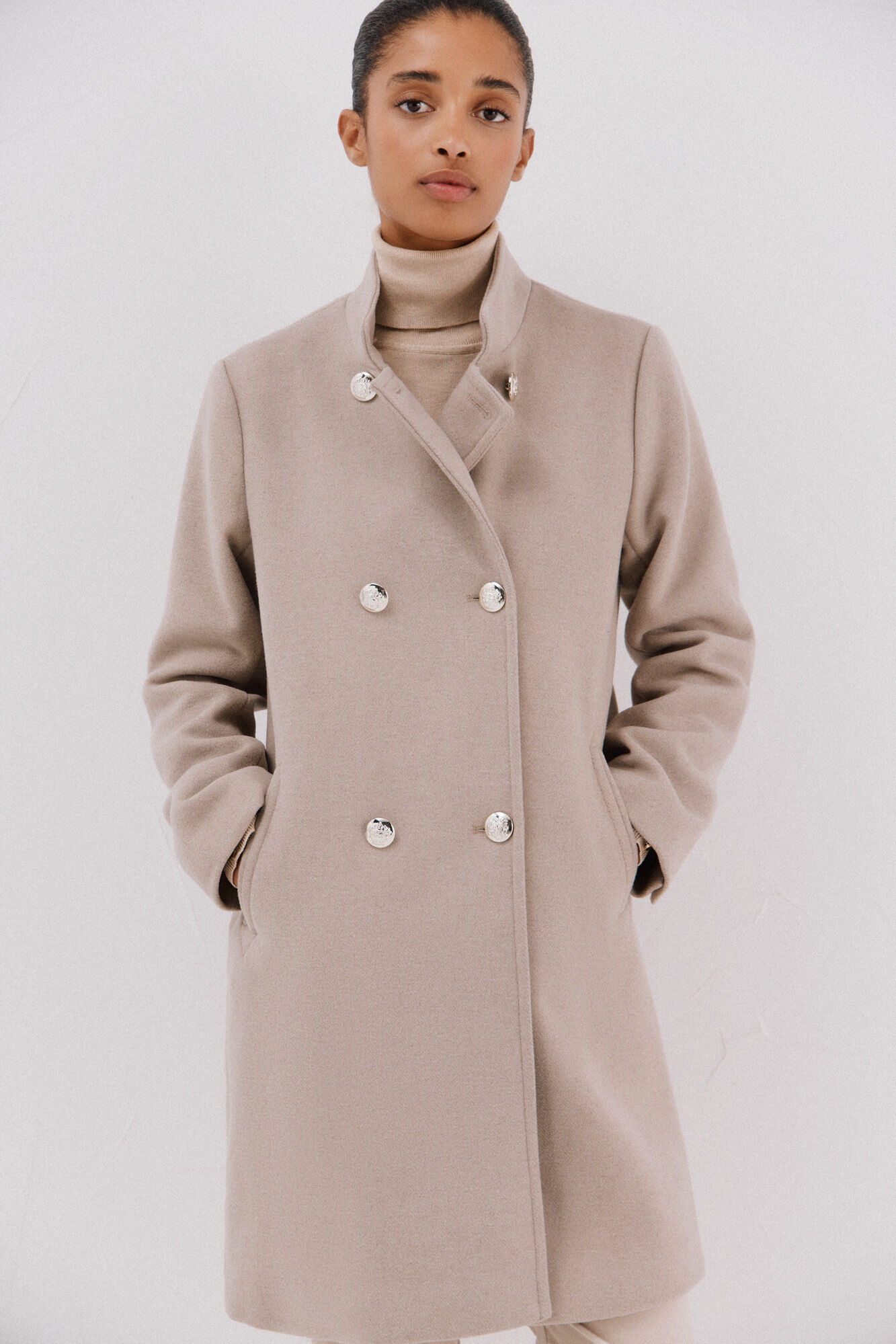 Cortefiel Double-breasted coat with gold buttons