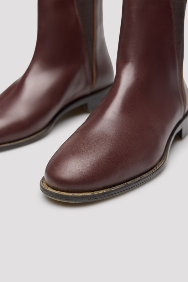Cortefiel Leather elasticated ankle boot Maroon