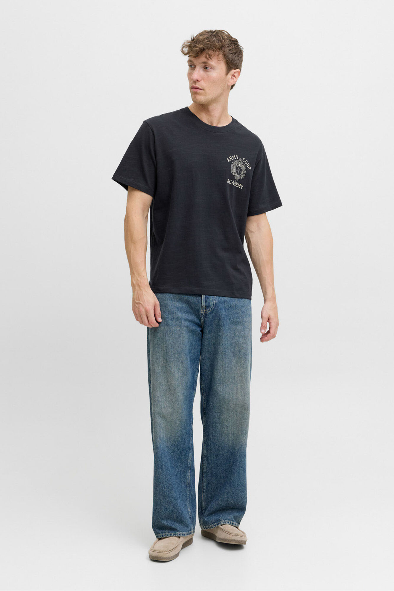 Jack & Jones T-shirt b&aacute;sica com estampado frontal