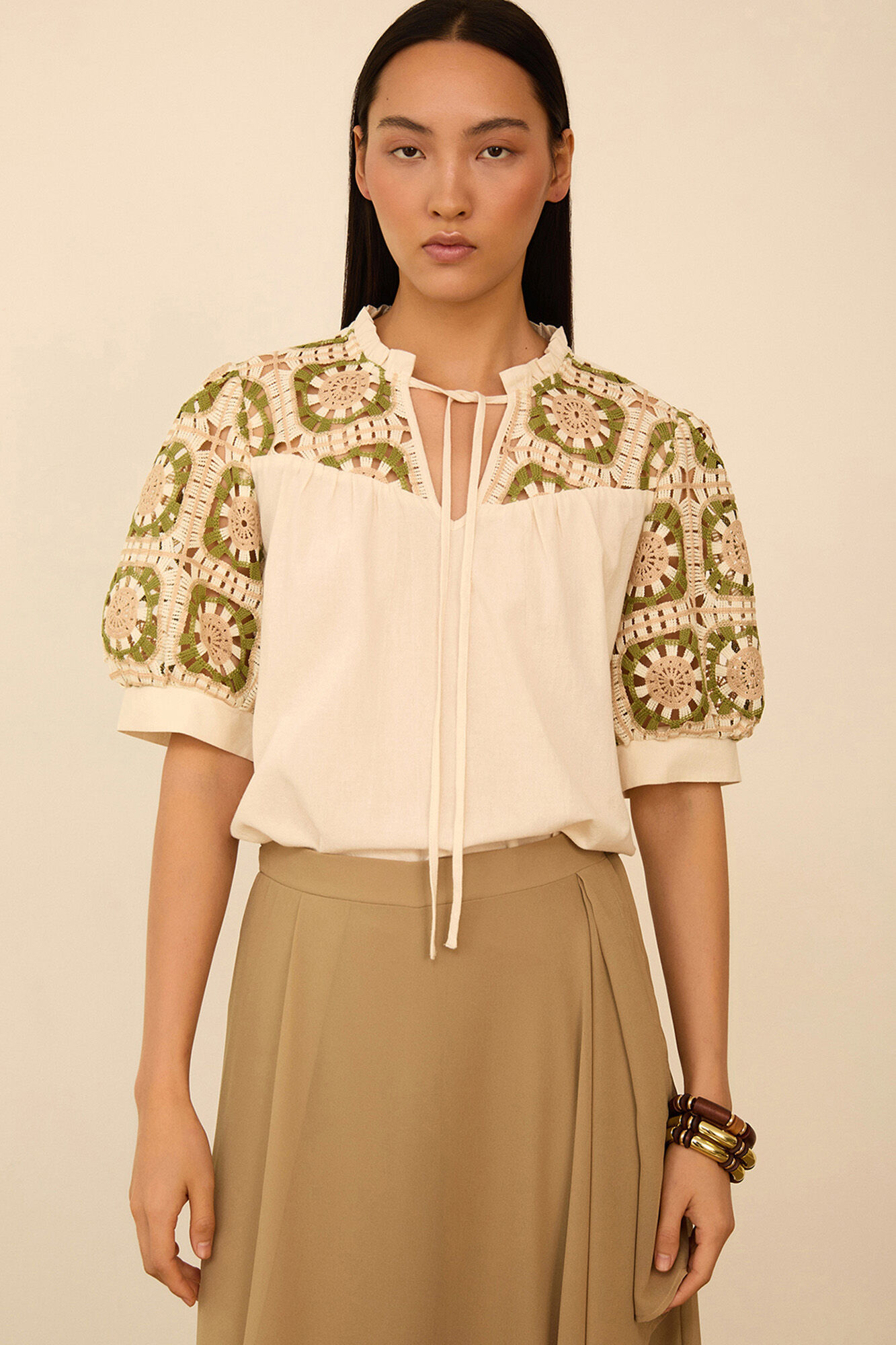 Meisie Blusa com crochet