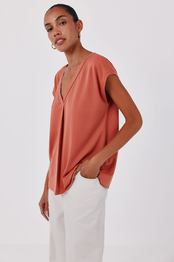 Cortefiel V-neck T-shirt with lace detail Coral