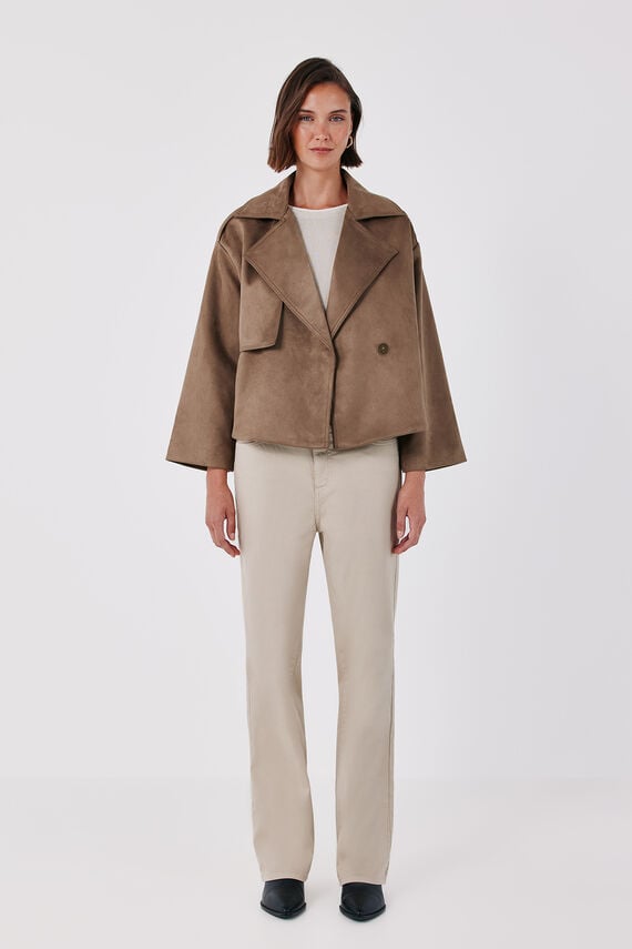 Gabardina corta efecto ante