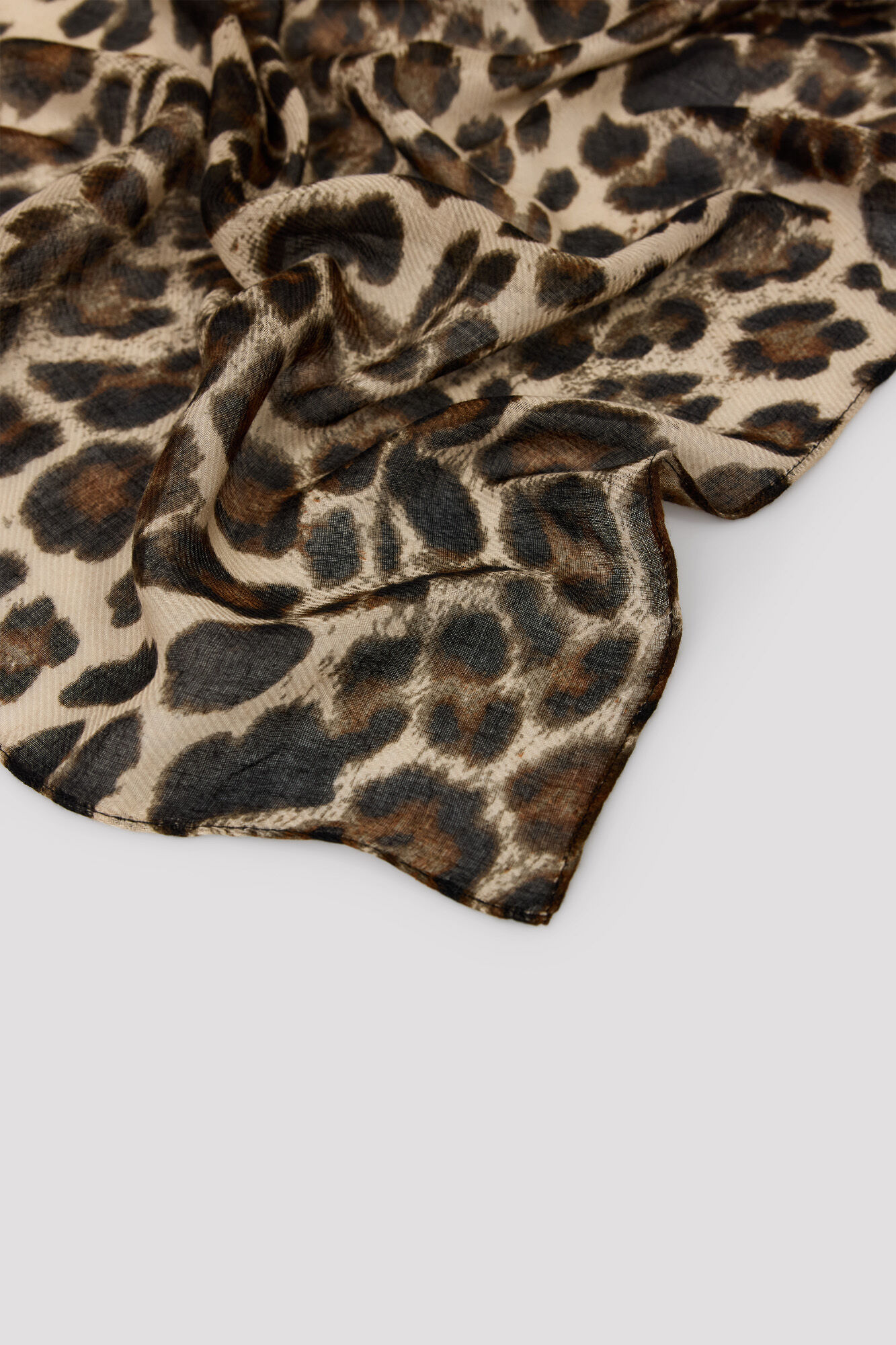 Cortefiel Leopard print scarf