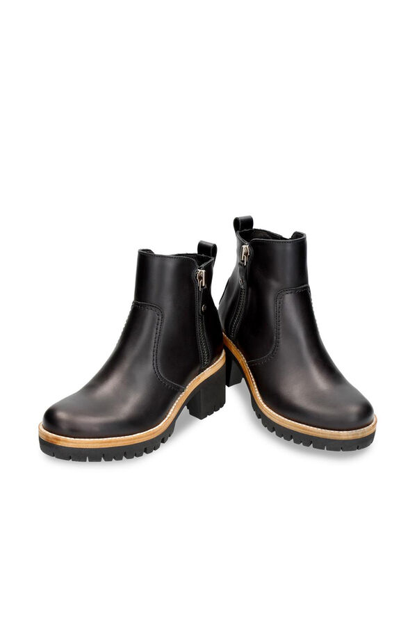 Cortefiel Leather boots with leather lining Black