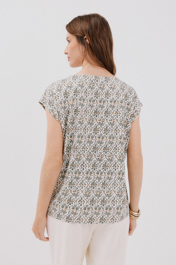 Cortefiel V -shirt with lace detail Printed green